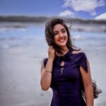Ashnoor Kaur Instagram - Sky above, sand below, Peace within... And miles of smiles😊 . #throwback #beachbaby #missoutdoors #staysafe #naturelover #peaceandsmiles