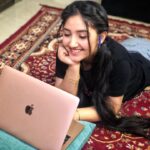 Ashnoor Kaur Instagram - Always remember:- YOU control your social media, Social media does NOT control you! . Thanks pa and mom for this post birthday gift💗 @kauravneet79 @gurmeetsingh0911 Love youuuu!! #2020MacBookAir #MacBookAiri5 #PostBirthdayGift