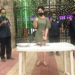 Ashnoor Kaur Instagram - A different experience this birthday in a lockdown... Somehow felt good... Celebrated with our Corona fighters, the people working for us, the watchmen(of my society) and the smile on their faces made up for all the restrictions! #lockdownbirthday #sweet16 #howicelebrated #BirthdayInALockdown