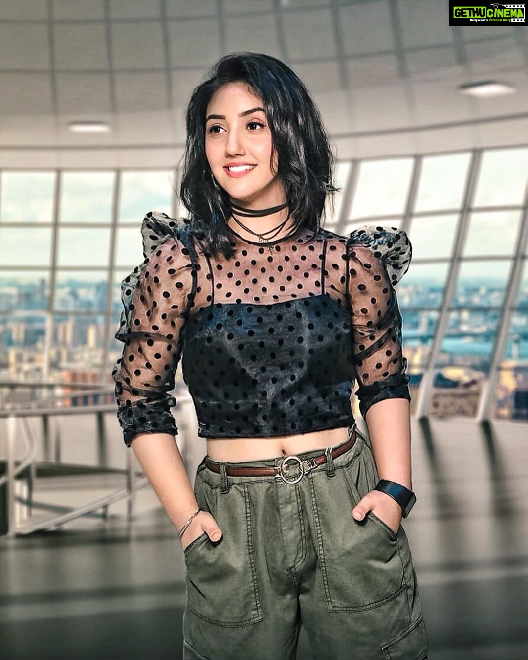 Ashnoor Kaur Instagram - A happy soul is the best shield for a cruel world😊♥️ . #StayHappy #StayPositive #StaySafe #ashnoorstylediaries #loveyourself #staystrong #selflove Credits @kellansworld 📸 @kauravneet79 Happy Soul