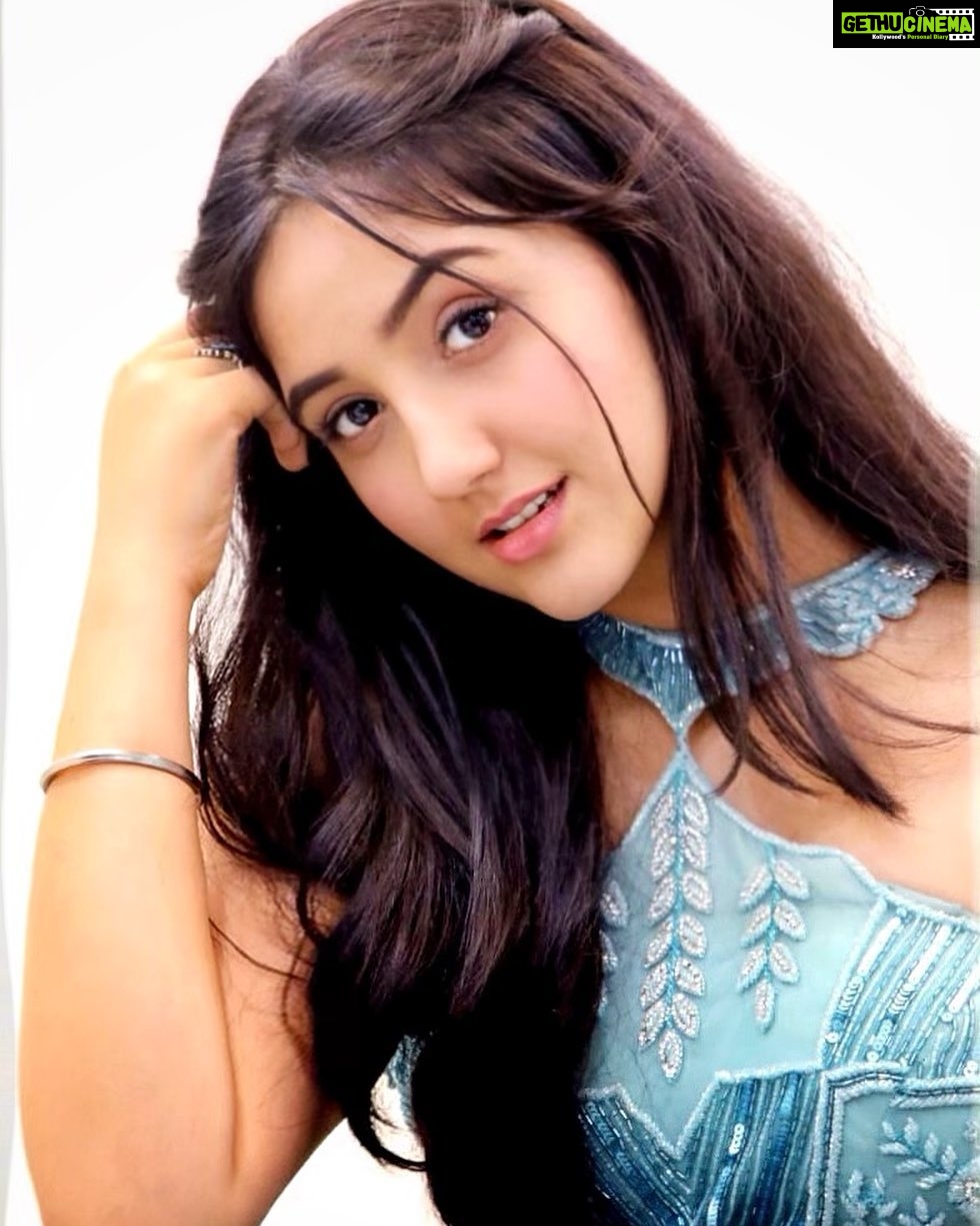Ashnoor Kaur Instagram - Simplicity is the ultimate sophistication✨ . #beyourself #loveyourself