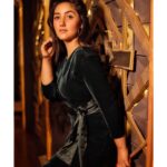 Ashnoor Kaur Instagram - Because everyone has a chapter, They don’t read out loud✨👀 . #believeinyourself #ashnoorstylediaries #loveyourself