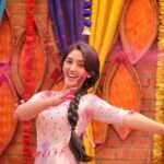 Ashnoor Kaur Instagram - 5 to 15❤️ . You’ve all given me sooo much love in this one decade! May the love come back to you, with all the more warmth and happiness on this festival of colours! HAPPY HOLI EVERYONE❤️❤️ . #happyholi #myjourney #adecade #prachi #mini #patialababes #holipicture