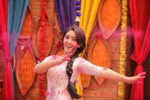 Ashnoor Kaur Instagram - 5 to 15❤️ . You’ve all given me sooo much love in this one decade! May the love come back to you, with all the more warmth and happiness on this festival of colours! HAPPY HOLI EVERYONE❤️❤️ . #happyholi #myjourney #adecade #prachi #mini #patialababes #holipicture