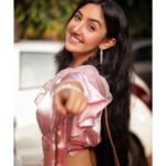 Ashnoor Kaur Instagram - Wanting to be someone else, Is a waste of who YOU are! Be YOU💗 . #smile #loveyourself #selflove #selfconfidence #positive #beyourself Be Yourself