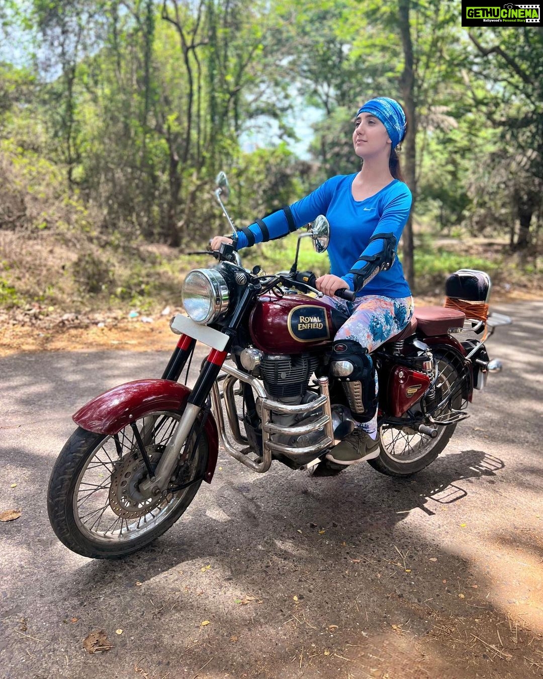 Ashnoor Kaur Instagram - Guess who’s a certified rider now?😎🚴🏻♀️