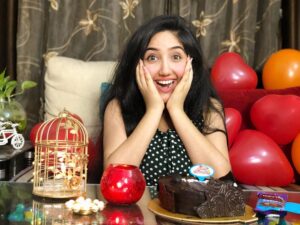Ashnoor Kaur Instagram - 🎂🥳