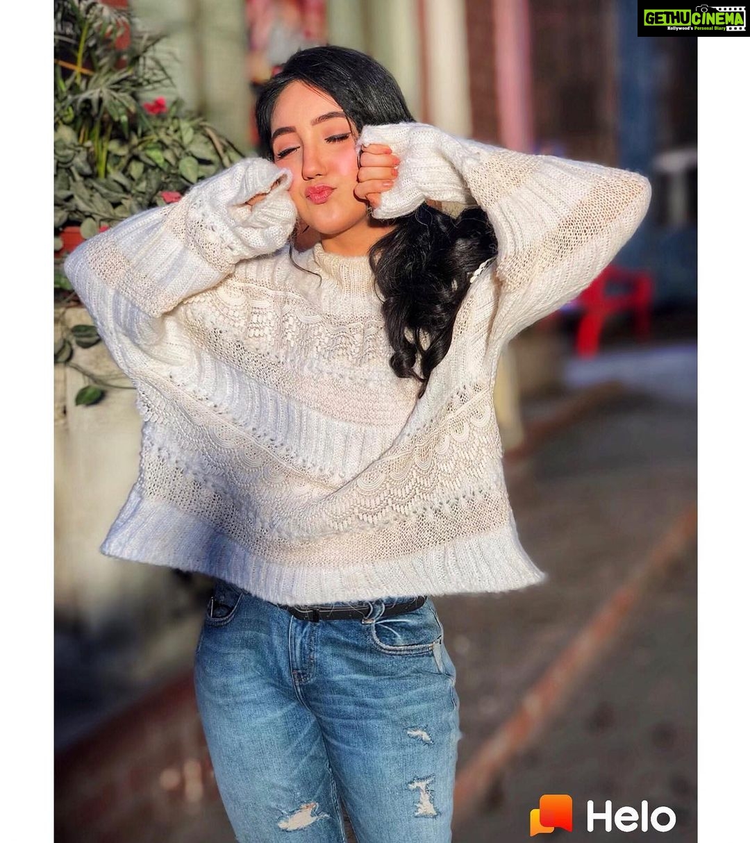 Ashnoor Kaur Instagram - P.s. I love you❤️ . . #LoveYouAll #MyAshnoorians