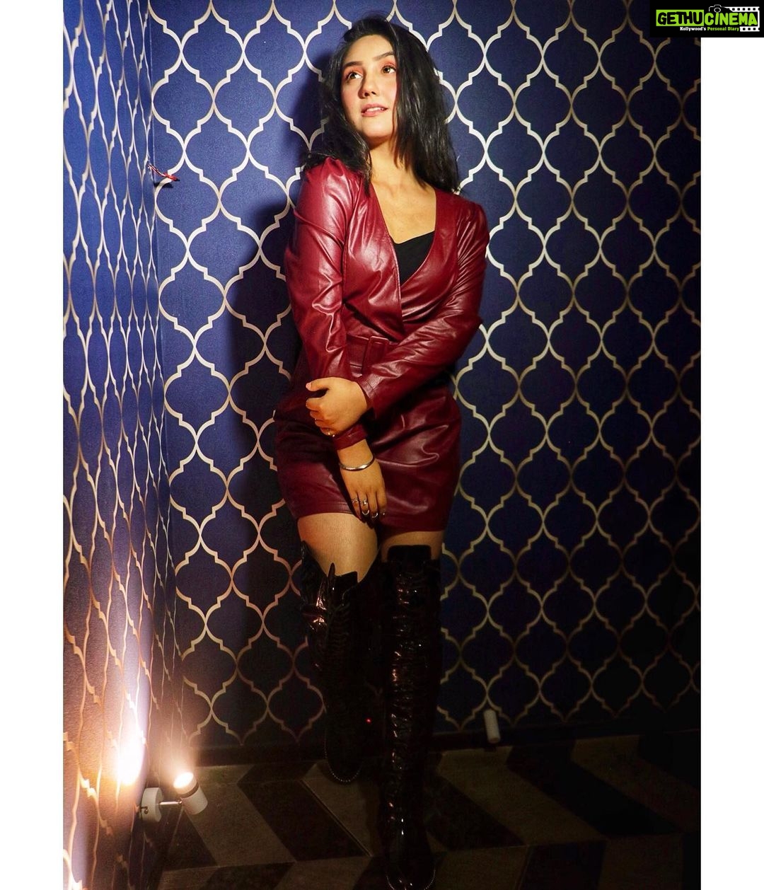 Ashnoor Kaur Instagram - Embrace the glorious mess that you are✨♥️ . . #WhatIWore Outfit by @lookatmeexclusive Styled by @shrishtimunka @twinklebakhai 📸 by @smilepleasephotographyy #PartyMode #PartyFashion #AshnoorStyleDiaries #LoveYourself
