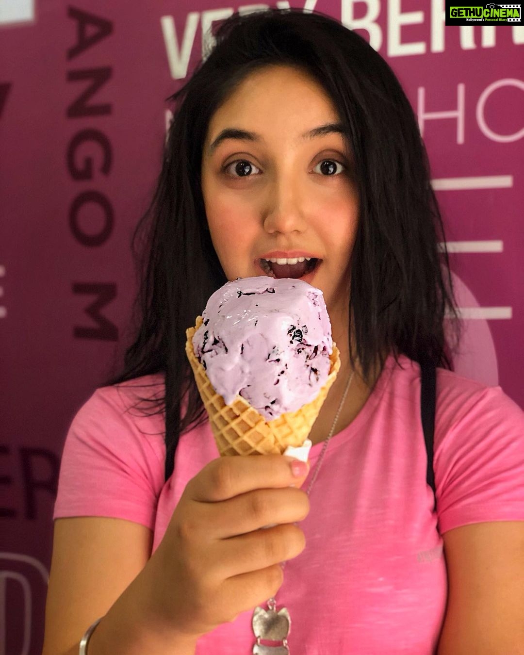 Ashnoor Kaur Instagram - This blackcurrant ice-cream is delicious as hell! But have you ever wondered about blackcurrant neither being black nor giving you any current aka shock!🤪 Sochne Waali baat toh hai😂
