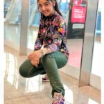 Ashnoor Kaur Instagram - Off to Delhi✈️ . . Which colour from my outfit is your fav?😁 #MyAirportLook #WhatIWore #AshnoorStyleDiaries Shoes by @egoofficial ♥️ 📸 by @gurmeetsingh0911