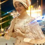Ashnoor Kaur Instagram - Starting 2020 with Waheguru’s blessings🙏🏻 May all have a blessed year ahead... Let’s see what does 2020 have for me! HAPPY NEW YEAR all❤️ #FirstPost of #2020 #Waheguru #Gurudwara #HazurSahib #HappyNewYear #FirstPostOf2020 #smile #blessed #ashnoorstylediaries #SpreadPositivity Sachkhand Shri Hazur Sahib Nanded