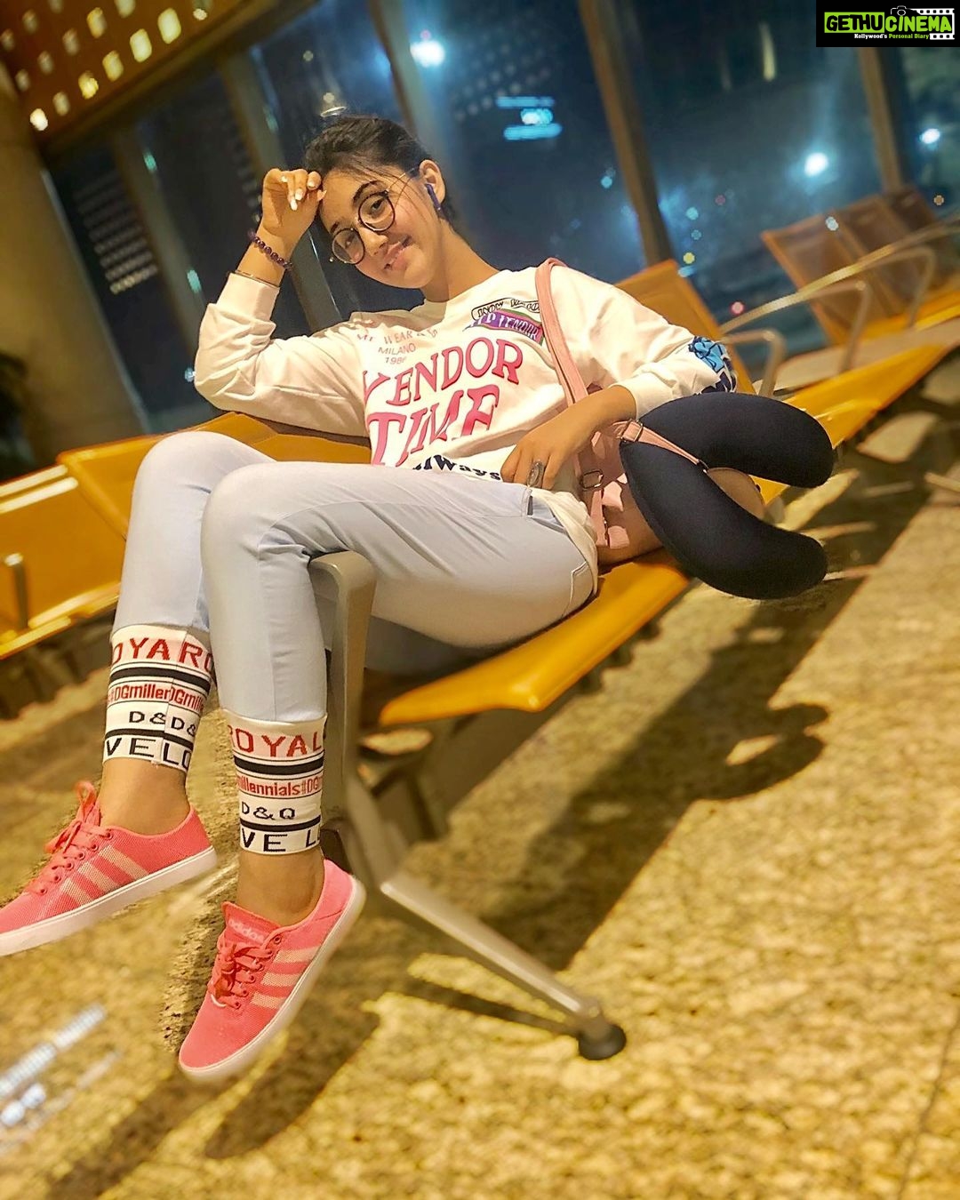 Ashnoor Kaur Instagram - Early morning flight, and pajamas as your airport look, what else do you need😍 Can you guess where am I off to? Some place I always wanted to go♥️ My #AiportLook Outfit by @pankhclothing Shoes by @adidas 📸 by @kauravneet79 #ootd #whatiwore #AshnoorStyleDiaries #travel #AirportDiaries #Goodmorning Mumbai Airport