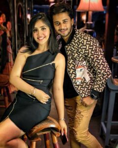 Ashnoor Kaur Instagram - Happy birthday🤗 @hasnaink07 Meri Galti ke hero😜 The wait is over and #MeriGalti is finally out on @unitedwhiteflag ‘s YouTube channel♥️ Go check it out and let us know what do you think about it!