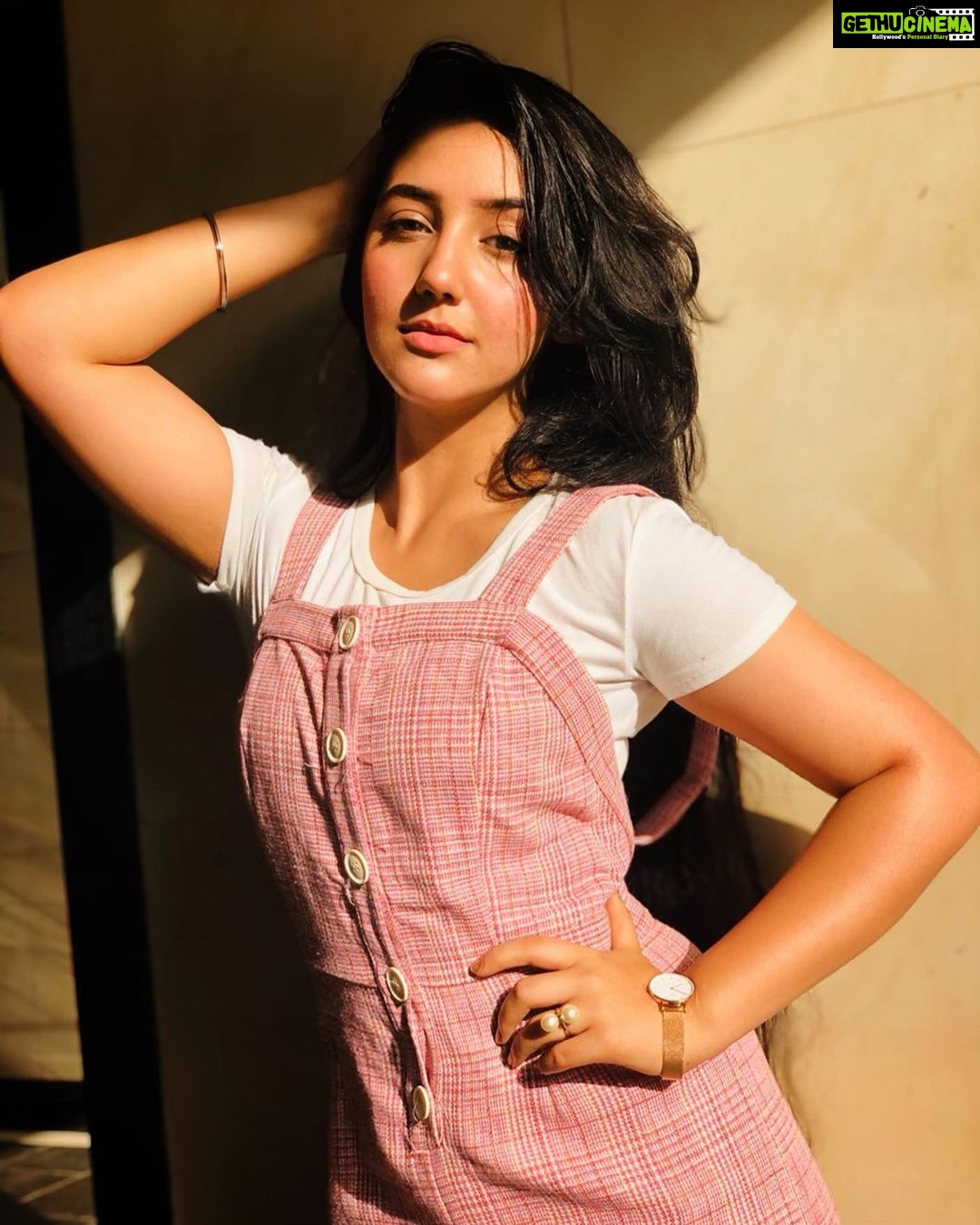 Ashnoor Kaur Instagram - You know me, not my story💫💗 #sunkissed #goldenhour #ashnoorstylediaries