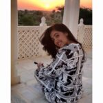 Ashnoor Kaur Instagram - The kinda who likes to watch more sunsets than Netflix!😬❤️ . . #sunset #naturelover #peace #staypositive Wearing @shein_in @sheinofficial 📸 by @gurmeetsingh0911