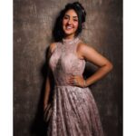 Ashnoor Kaur Instagram - Cause darling m a nightmare, dressed as a daydream💕 1 or 2? #AboutLastNight at the #GoldAwards2019 Styled by- @khushboosamwani Outfit - @kalkifashion Jewels- @kalkifashion HMUA- @dreambeautyparlour 📸- @smilepleasephotographyy #WhatIWore #Gown #AwardsNight #AshnoorStyleDiaries