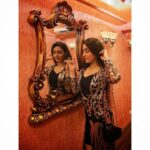 Ashnoor Kaur Instagram - Mirror mirror on the wall... (Complete it with something creative/unique!) . . #mirrormirror #onthewall #ashnoorstylediaries #partyfashion #mirroronthewall #blackandgolden