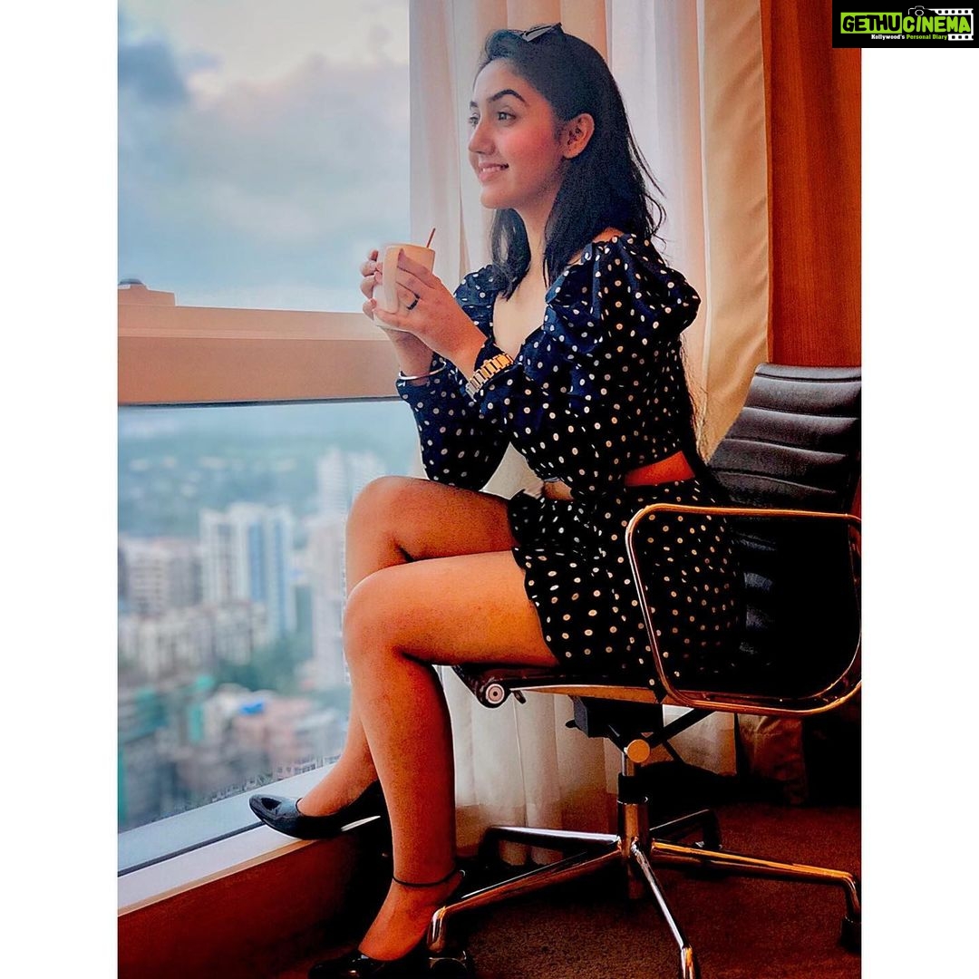Ashnoor Kaur Instagram - Dreams don’t work, unless you do! Good morning fam🧡 Happy Sunday! . . Outfit by - @periwinkley_shop Styled by - @shrishtimunka 📸 by - @kauravneet79 #whatiwore #ashnoorstylediaries #workhard #liveyourdreams #workforyourdreams