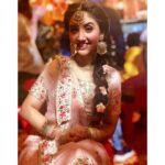 Ashnoor Kaur Instagram - Kahin dhoop, kahin chhaaon... Lekin chalta hai, (complete the sentence😁) . . Also, tell me your ‘Koi Nahi’ story and use the hashtag #KoiNahi😁