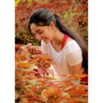 Ashnoor Kaur Instagram - I find peace amongst nature🍂 #truly #NatureLover #AmongstNature #Live #Breathe #LoveYourself