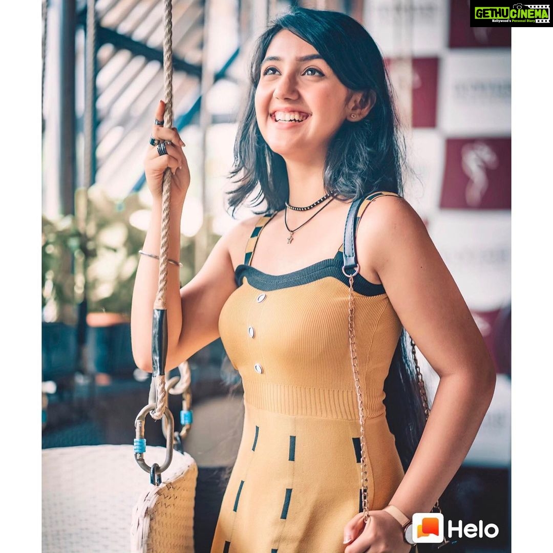 Ashnoor Kaur Instagram - Invest the now, in tomorrow’s dream❤️ . . 📸 @namak.production Wearing @pankhclothing . For more exclusive pictures and videos, check out my account on the @helo_app