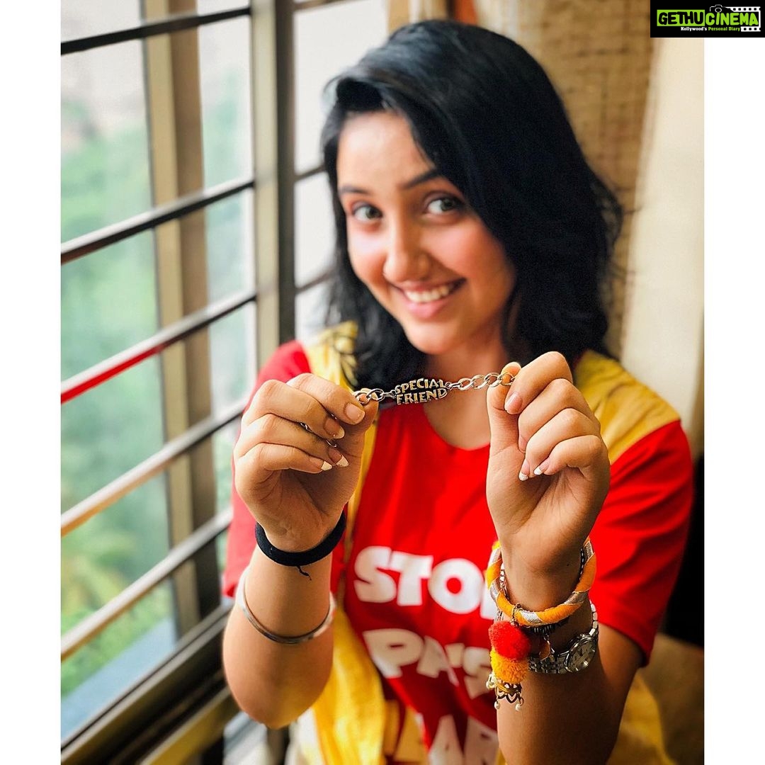 Ashnoor Kaur Instagram - Will you be my friend? #HappyFriendshipDay ❤️ . . 📸 @ameypandya