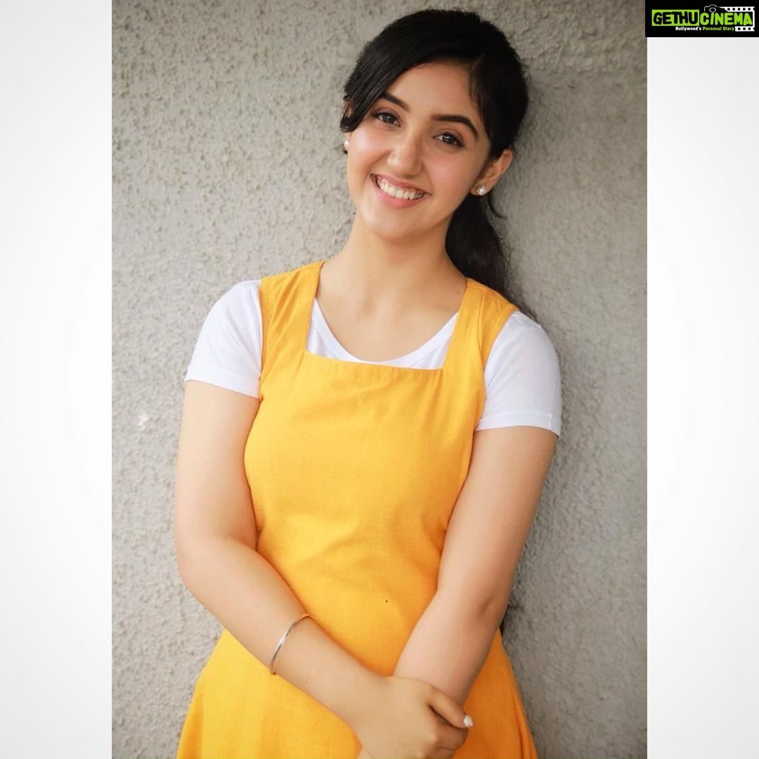 Ashnoor Kaur Instagram - Don’t let the world change your smile, Change the world with your smile❤️