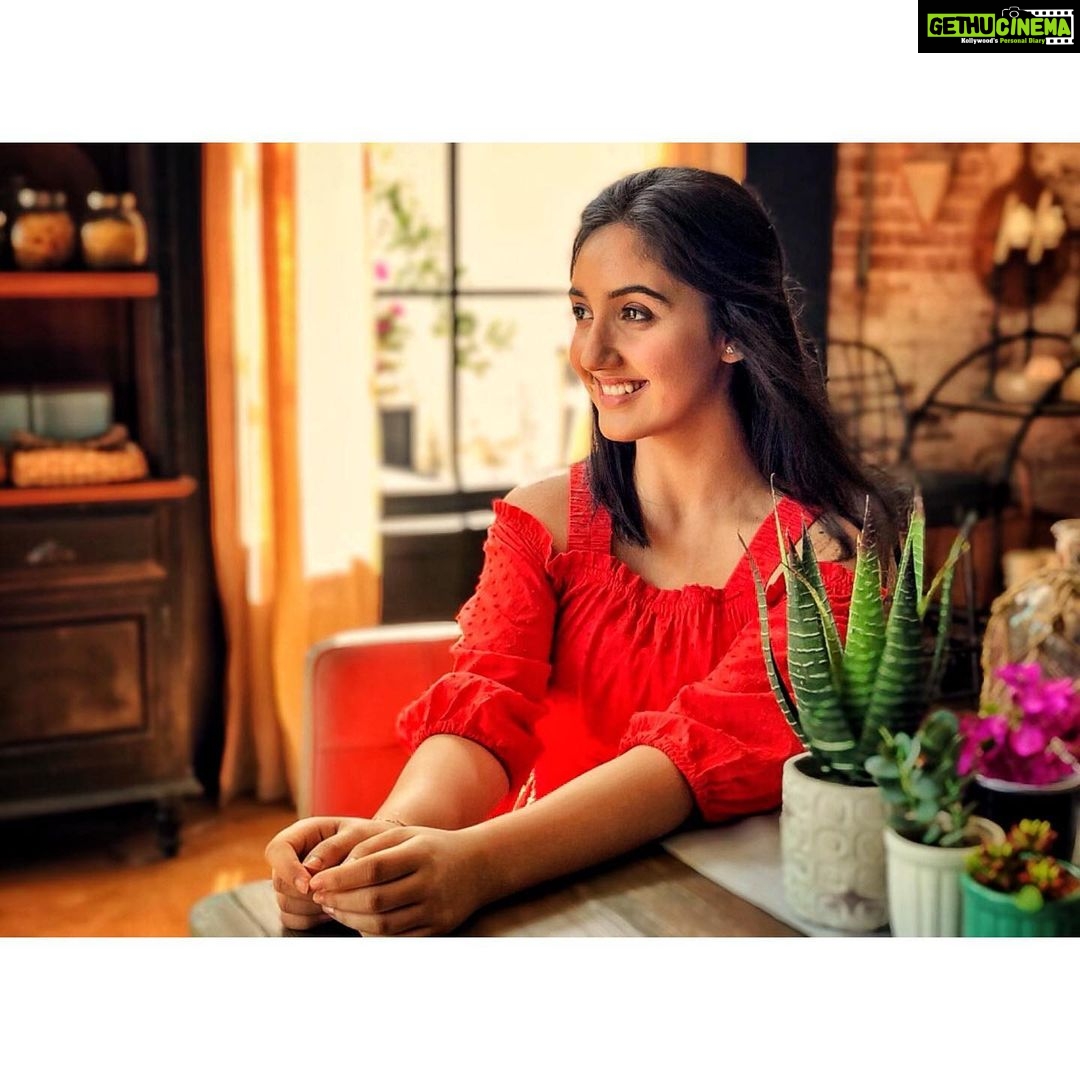 Ashnoor Kaur Instagram - If you don’t believe in yourself, who will? . . #believeinyourself #loveyourself #ashnoorkaur #lovelovelove #smile