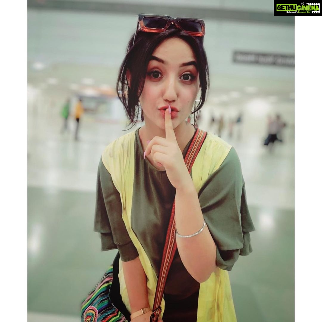 Ashnoor Kaur Instagram - Secret mantra? Never bother about people who talk bad about you behind your back, they’re behind you for a reason!😉❤️ . . #secretmantra #selfconfidence #selfmotivation #ashnoorstylediaries 📸 by @thepratikgaur