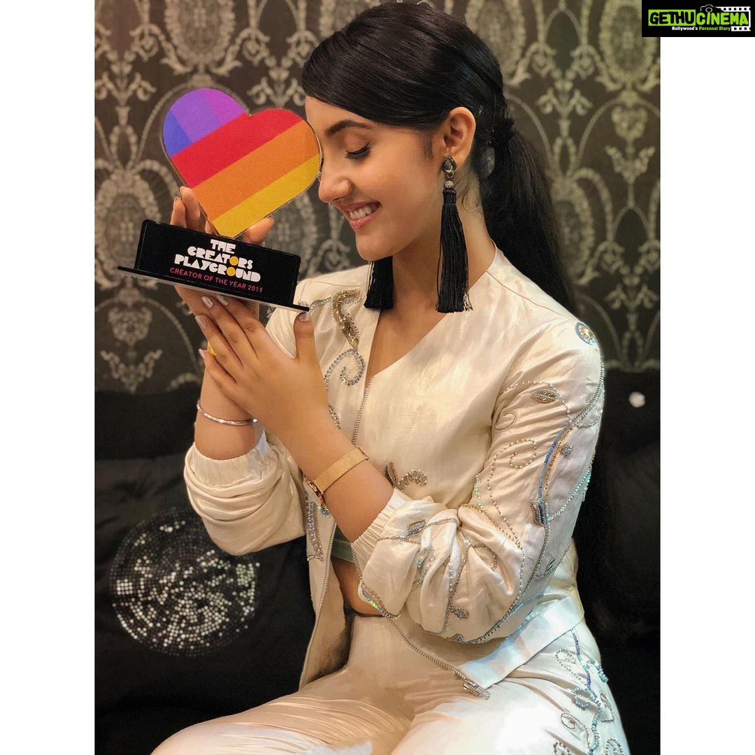 Ashnoor Kaur Instagram - Thank you for the ‘Best Child Actor’ award at the Creator’s playground- Creator of the year awards-2019 @musedotmedia ❤️ #Thankful #grateful #blessed #AboutLastNight #BestChildActor