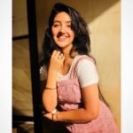 Ashnoor Kaur Instagram - You should know you’re beautiful JUST the way you are!❤️ . . #ashnoorstylediaries #sunkissed #smile #loveyourself #ashnoorkaur #happyme