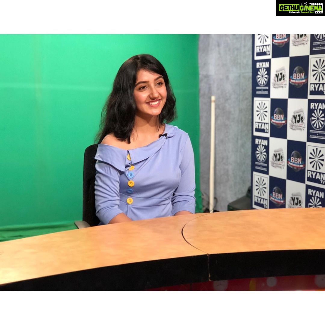 Ashnoor Kaur Instagram - Good afternoon with this #ActualCandid 😁❤️ #ashnoorstylediaries #smile #LoveYourself #blessed