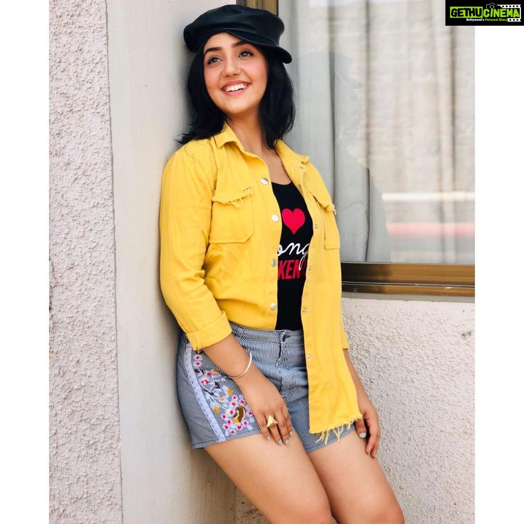 Ashnoor Kaur Instagram - Smile; A happiness you’ll find right under your nose!😁❤️