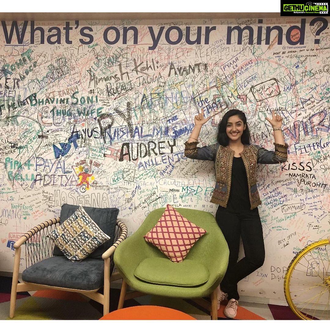 Ashnoor Kaur Instagram - What’s on your mind this Sunday? Facebook Mumbai Office