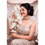 Ashnoor Kaur Instagram - #2M reasons to smile❤️ #MyAshnoorians #MyFam #2MStrong #2MFam #Ashnoor2M
