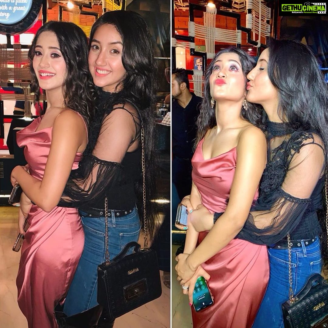 Ashnoor Kaur Instagram - Wishing my elder version a very very happy birthday!! May you get all the love and happiness you deserve, keep slaying! #NairaRocks #KeepingUpTheSpiritOfNaira ❤️ @shivangijoshi18 Muahh💋