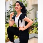 Ashnoor Kaur Instagram - A smile. A world of optimism and hope. A ‘you can do it’ when things are tough✨❤️ 📸 @jannatzubair29 #positivity #goodmorning #goodthoughts #positivethoughts
