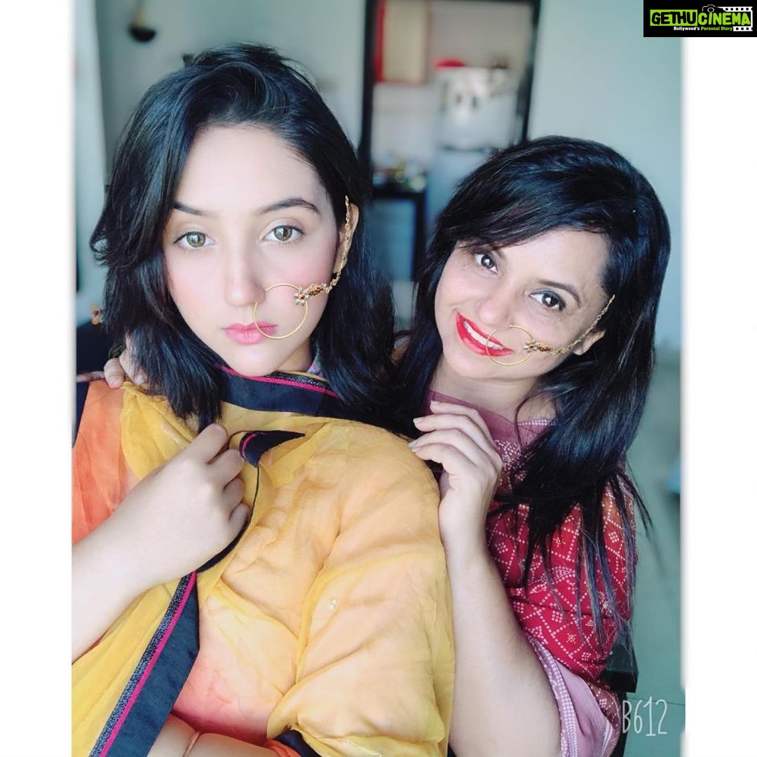 Ashnoor Kaur Instagram - I was your little girl, and grew up to be your best friend💞🌍 Like mom-like daughter? @kauravneet79 . . #momanddaughtergoals #B612 #B612India