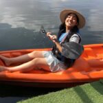 Ashnoor Kaur Instagram - Kayaking🧡 #FunTime with #Family . . #kayaking #kayakingadventures #anchaviyo #ashnoorkaur #birthdaycelebrations #outdooractivities Anchaviyo
