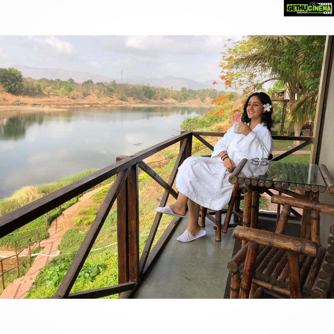 Ashnoor Kaur Instagram - Good morning with this beautiful river view😍 . . #ashnoorkaur #balconyview #birthdaycelebration #birthdaygirl #riverview #mybalcony #anchaviyo Anchaviyo