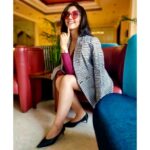 Ashnoor Kaur Instagram - Why am I showing 1 with my finger?🤔 Oh yes, because 1 day to go! But for what? . . 📸 @thepratikgaur #ashnoorstylediaries #ashnoorkaur #formals #onedaytogo