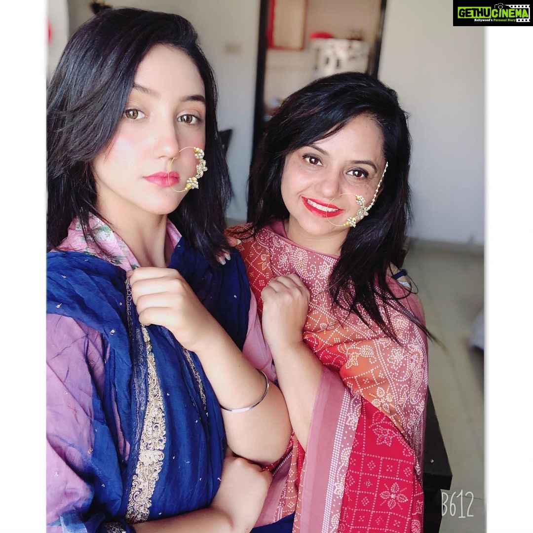 Ashnoor Kaur Instagram - I was your little girl, and grew up to be your best friend💞🌍 Like mom-like daughter? @kauravneet79 . . #momanddaughtergoals #B612 #B612India