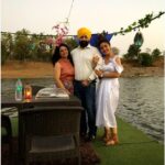 Ashnoor Kaur Instagram - And this was my 20th cake🙈❤️ The #BirthdayCelebration continues... This time in the middle of the Vaitarna River! Thank you @anchaviyo for making it so special💞🎂 . . Wearing @sewbery ❤️ #birthdaygirl #ashnoor15thbirthday #ashnoorstylediaries #fabulous15 #anchaviyo #celebrationcontinues #middleofariver #family #familyTime #fun Anchaviyo