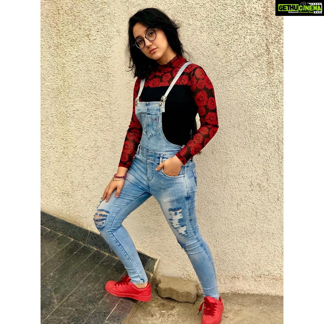 Ashnoor Kaur Instagram - And though she be but little, She is fierceš„ #PatialaBabes #ShootMode #Ootd #OffScreen #redisthenewblack #redisthecolor #dungarees #AshnoorStyleDiaries