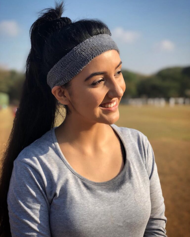 Ashnoor Kaur Instagram - And life said, I’ll make you happy! But first, I’ll make you strong❤️ #StayStrong #StayPositive #EverythingHappensForAReason