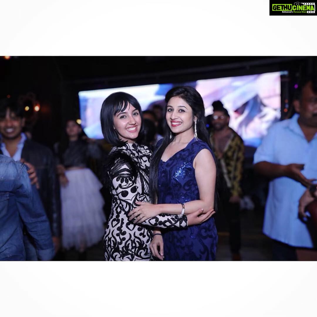 Ashnoor Kaur Instagram - Some pictures from the success party of #PatialaBabes ❤️ More pictures coming up soon! Stay tuned😉 Outfit: @pankhclothing Styled by - @shrishtimunka Assisted by - @thestorytailor_ @sri_naidu111 #AshnoorStyleDiaries Lord of the Drinks