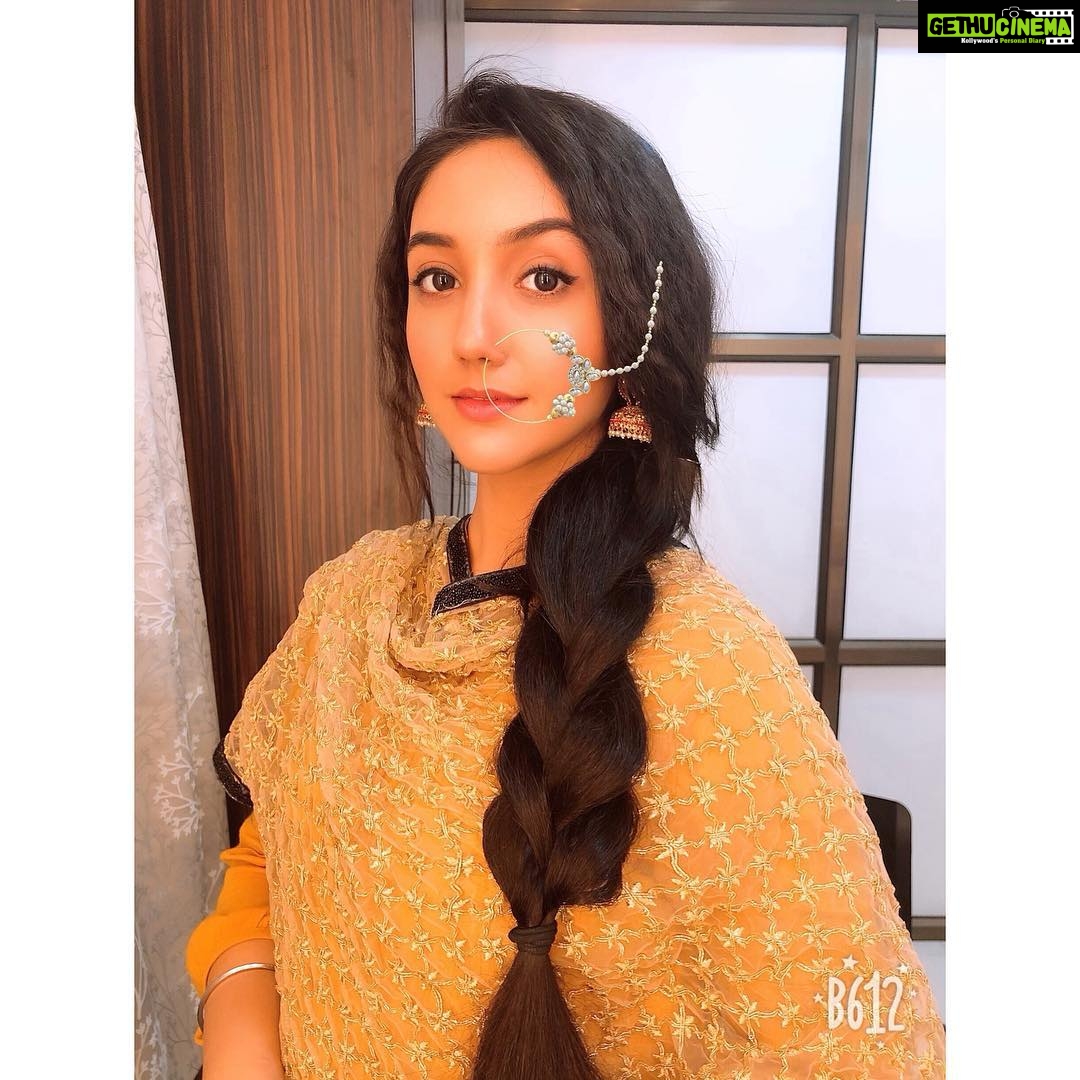 Ashnoor Kaur Instagram - I have never seen elegance go out of style! Tried this elegant “nath” sticker by @b612.india Totally in love with it! #b612 #b612india #b612camera #beauty #fashion #selfie @official.b612 @b612.india Curated by - @3rdeyeblindprod