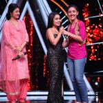 Ashnoor Kaur Instagram - I must say you are one of the sweetest, and give such positive vibes!❤️ I love your smile and you deserve all that you’ve achieved and much more! More power to you Neha di!😘 @nehakakkar Don’t forget to watch us, #PatialaBabes in #IndianIdol today at 8pm IST only on @sonytvofficial