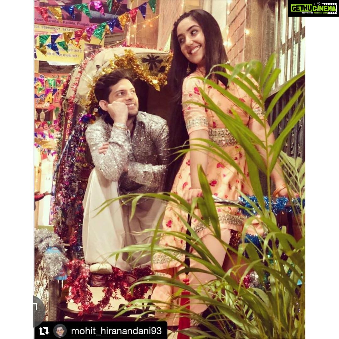 Ashnoor Kaur Instagram - Posting some pictures and #BTS from the #Lohri sequence of #PatialaBabes ❤️ How was your Lohri? #PariNoor #PatialaBabes #MiniKaMickey #Khurannas #offScreenFun #AshnoorStyleDiaries
